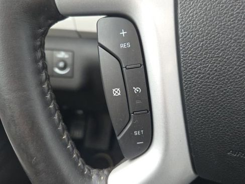 Used 2009 Chevrolet Traverse LTZ image 14