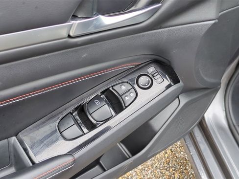 Used 2023 Nissan Altima 2.5 SR w/ SR Premium Package image 12