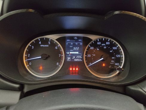 Used 2025 Nissan Versa S w/ Trunk Package image 23