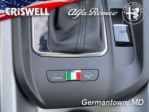 New 2024 Alfa Romeo Tonale Veloce image 32