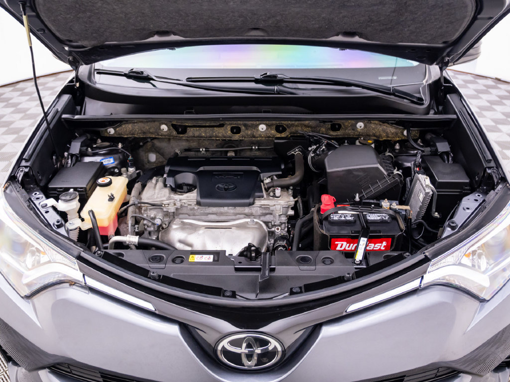 Used 2018 Toyota RAV4 LE FWD image 29