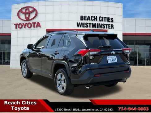 Certified 2025 Toyota RAV4 XLE FWD image 8