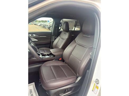 New 2026 Ford Explorer Platinum RWD image 31