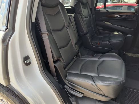 Used 2020 Cadillac Escalade 2WD image 35