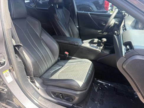 Used 2019 Lexus ES 350 F Sport w/ Accessory Package 2 FWD image 25