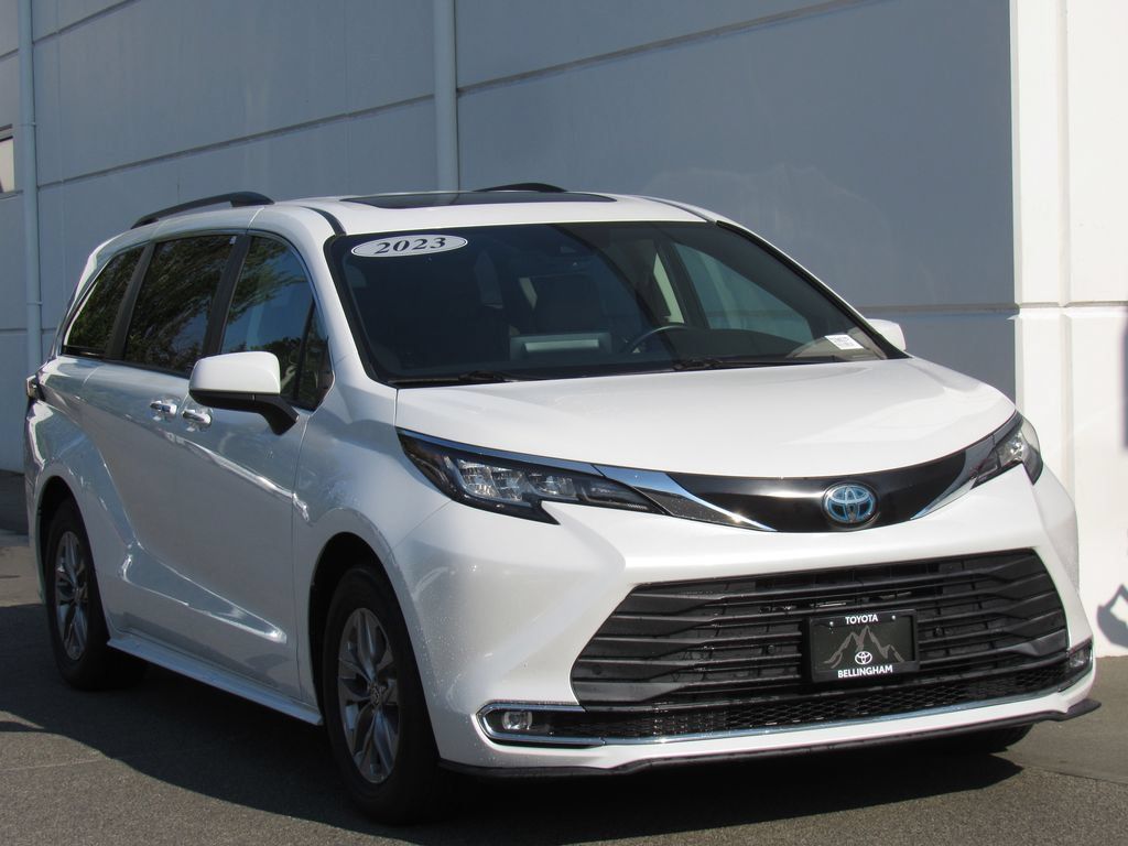 Certified 2023 Toyota Sienna XLE w/ XLE Plus Package AWD/4WD image 2
