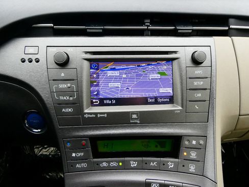 Used 2015 Toyota Prius Four image 16