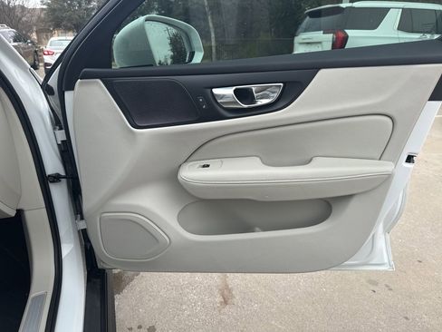 Used 2022 Volvo V60 T5 Cross Country w/ Advanced Package image 10