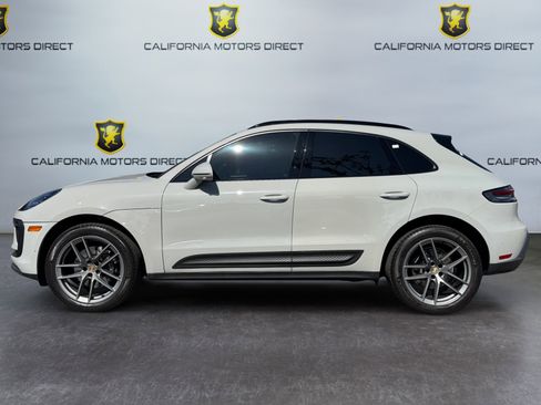 Used 2023 Porsche Macan w/ Premium Package Plus AWD/4WD image 2