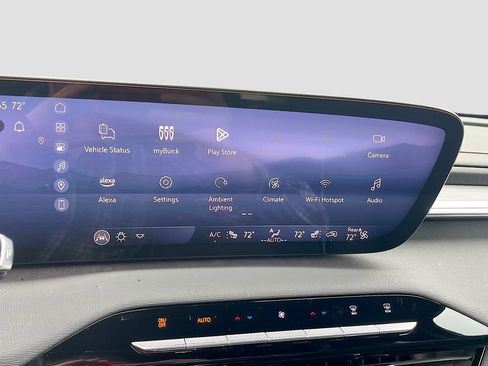 Used 2025 Buick Enclave Preferred AWD/4WD image 15