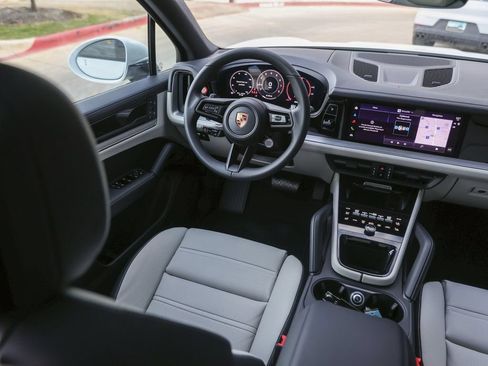 New 2026 Porsche Cayenne AWD/4WD image 32