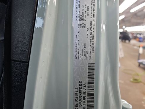 Used 2024 Jeep Wrangler Unlimited Rubicon image 15