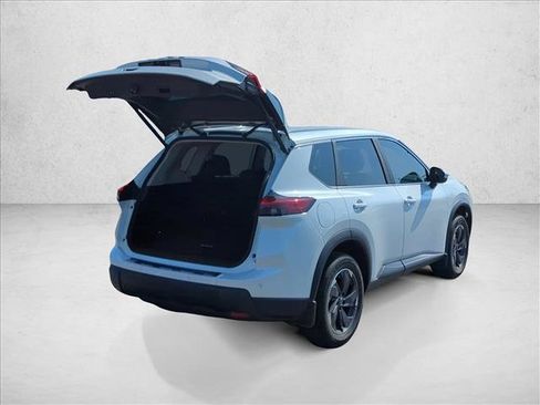 Used 2025 Nissan Rogue SV FWD image 8