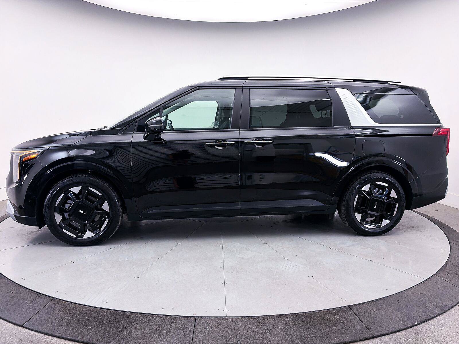 Used 2026 Kia Carnival EX FWD image 43