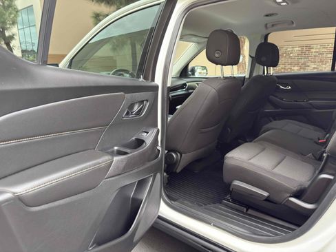 Used 2020 Chevrolet Traverse LS image 68