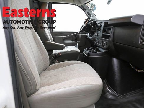 Used 2017 Chevrolet Express 2500 RWD image 24