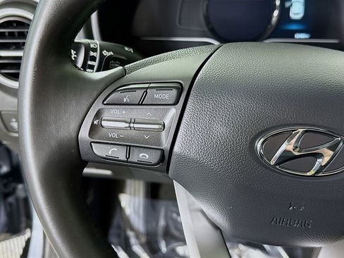 Certified 2021 Hyundai Kona Limited FWD image 22