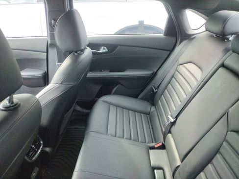 Used 2023 Kia Forte GT-Line w/ GT-Line Premium Package image 5