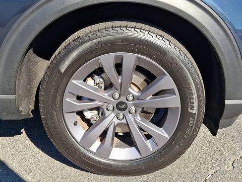 Used 2023 Ford Explorer XLT w/ Equipment Group 202A AWD/4WD image 8