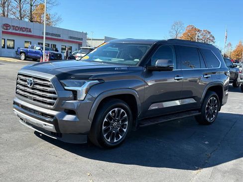 Used 2023 Toyota Sequoia Limited image 25