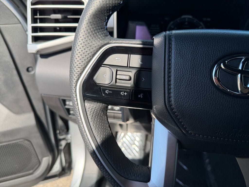 Used 2025 Toyota Sequoia Platinum AWD/4WD image 15
