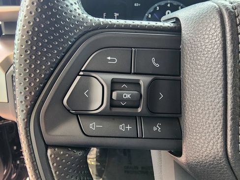 Used 2025 Toyota Tacoma SR5 AWD/4WD image 19