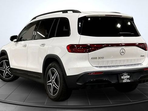 Used 2025 Mercedes-Benz EQB 300 4MATIC image 15