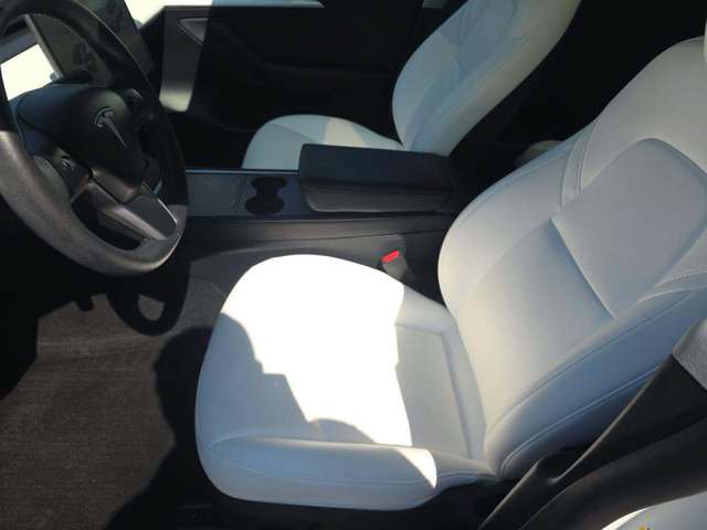 Used 2023 Tesla Model Y Long Range AWD/4WD image 3