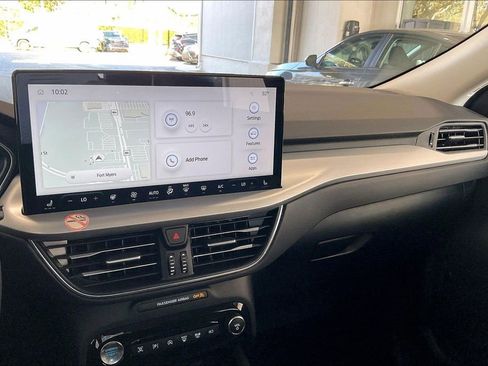 Used 2024 Ford Escape Platinum image 10