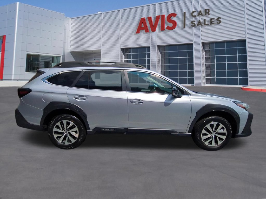 Used 2025 Subaru Outback Premium AWD/4WD image 5