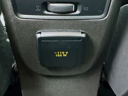 Used 2017 Ford Escape Titanium FWD image 16