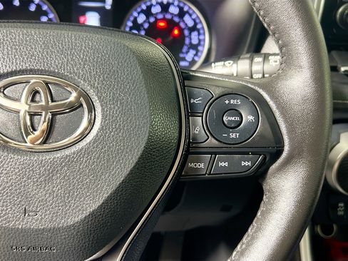 Used 2021 Toyota RAV4 XLE Premium FWD image 19
