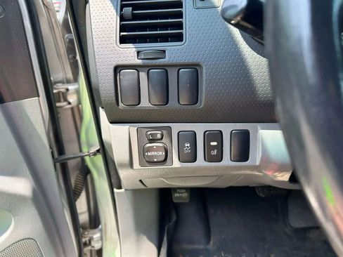 Used 2011 Toyota Tacoma PreRunner image 13