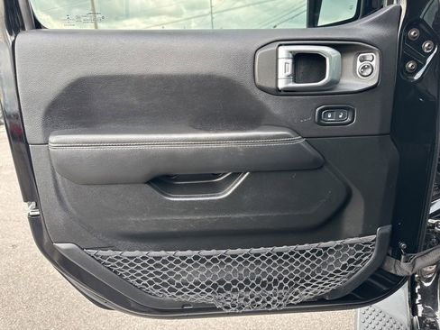 Used 2020 Jeep Wrangler Unlimited Sahara w/ Cold Weather Group image 28