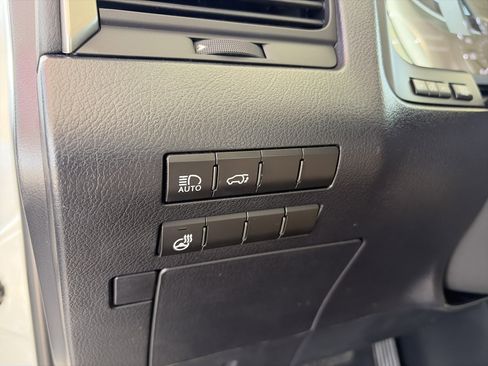 Used 2021 Lexus RX 350L Premium w/ Premium Package image 31