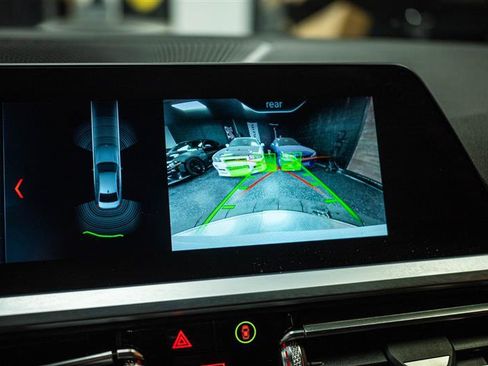 Used 2020 BMW 330i xDrive Sedan w/ M Sport Package image 21