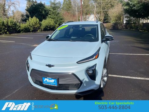 Used 2022 Chevrolet Bolt EUV LT w/ Convenience Package image 1