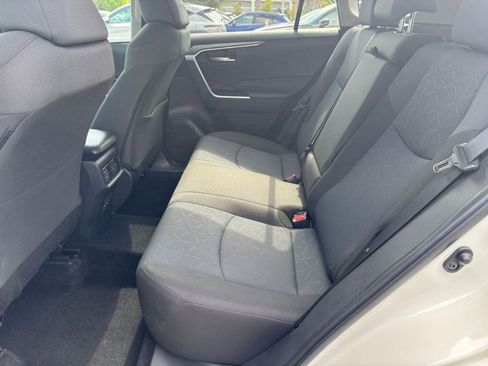 Used 2025 Toyota RAV4 XLE image 27