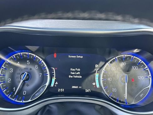 Used 2023 Chrysler Pacifica Limited w/ S Appearance Package image 30