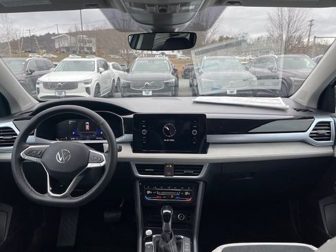 New 2026 Volkswagen Taos SE AWD/4WD image 10
