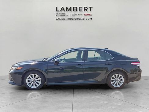 Used 2020 Toyota Camry LE FWD image 2