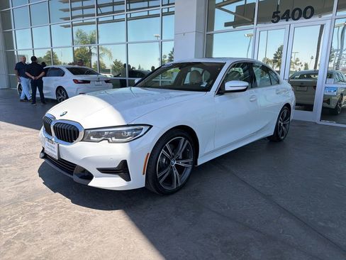 Used 2022 BMW 330i Sedan w/ Driving Assistance Package RWD image 1