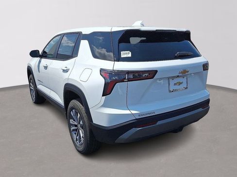 New 2026 Chevrolet Equinox LT image 3