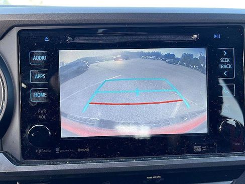 Used 2019 Toyota Tacoma TRD Off-Road image 11