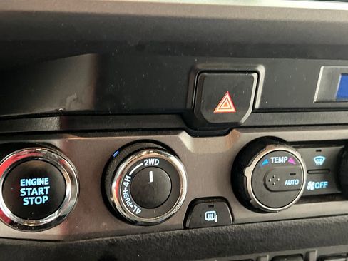 Used 2023 Toyota Tacoma TRD Off-Road w/ Technology Package AWD/4WD image 46
