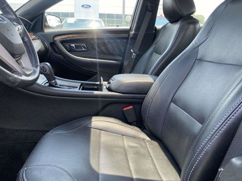 Used 2015 Ford Taurus Limited FWD image 15