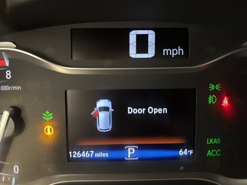 Used 2016 Honda Pilot Touring image 8