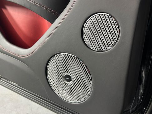 Certified 2022 Bentley Bentayga image 14