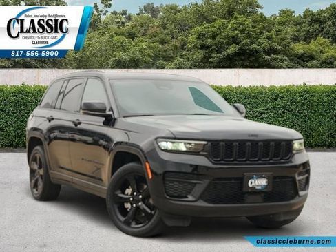 Used 2023 Jeep Grand Cherokee Altitude AWD/4WD image 1
