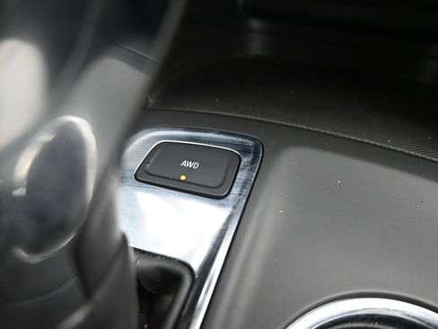 Certified 2022 Chevrolet Equinox LS w/ LS Convenience Package AWD/4WD image 21